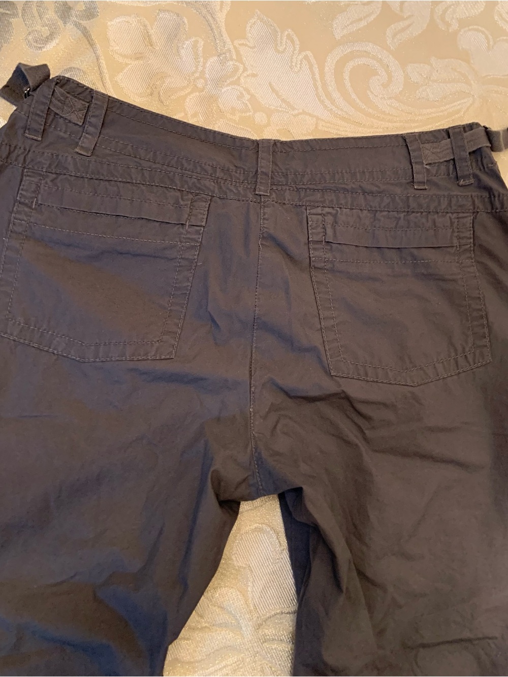 Women’s Dark Gray Casual capris- Classic Back Pocket Design